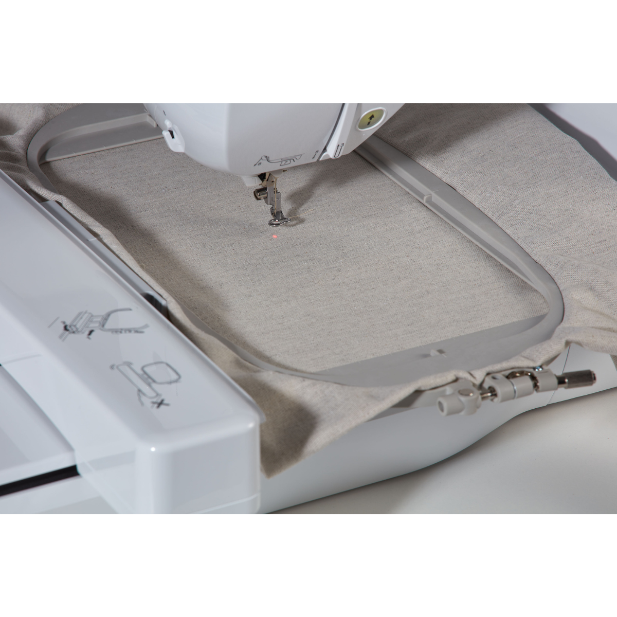 Brother Innov-is NV 880E Macchina da ricamo