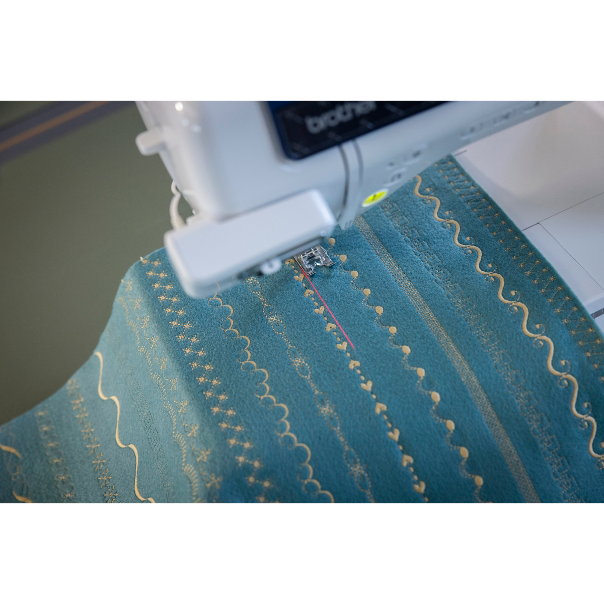 Brother Expedition Innov-is BX1 Macchina per Ricamo, Cucito e Quilting Elettronica