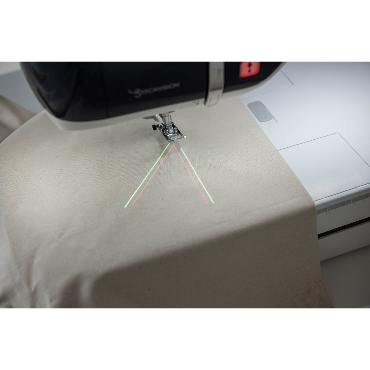 Brother Aveneer EV1  Macchina per cucire e ricamo Elettronica