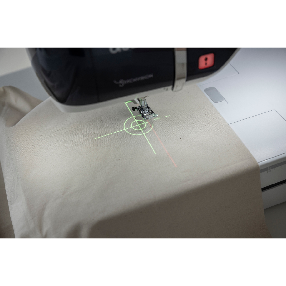 Brother Aveneer EV1  Macchina per cucire e ricamo Elettronica