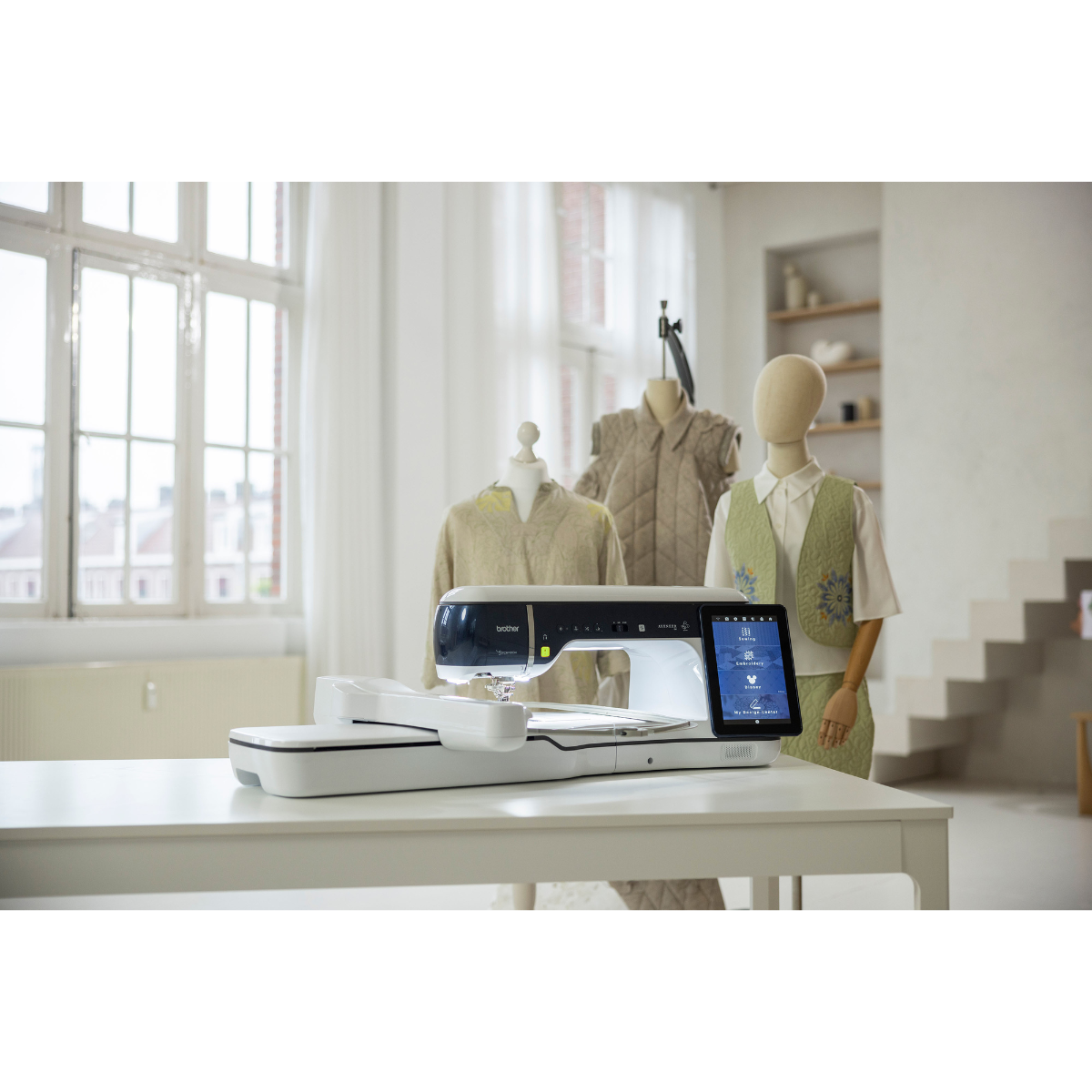 Brother Aveneer EV1  Macchina per cucire e ricamo Elettronica