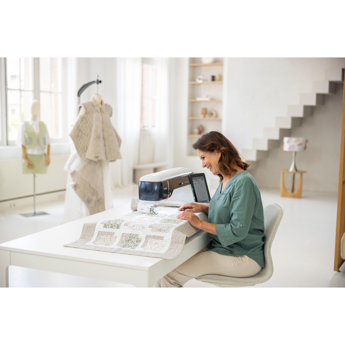 Brother Aveneer EV1  Macchina per cucire e ricamo Elettronica