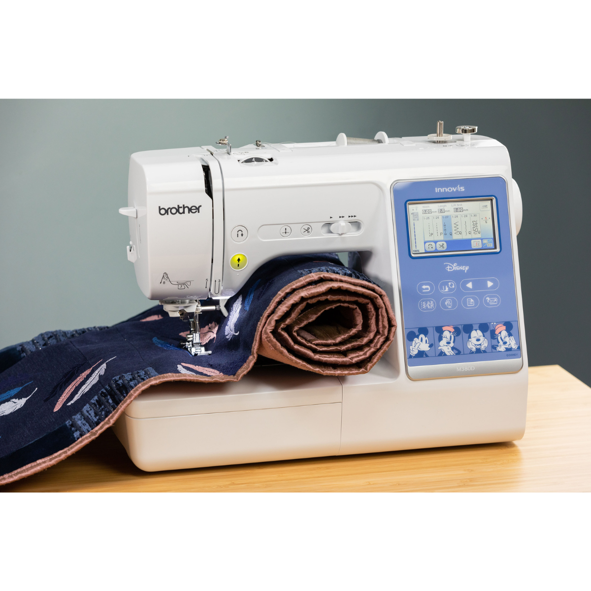 Brother Innov-is M 380D Macchina per cucire e ricamo Elettronica