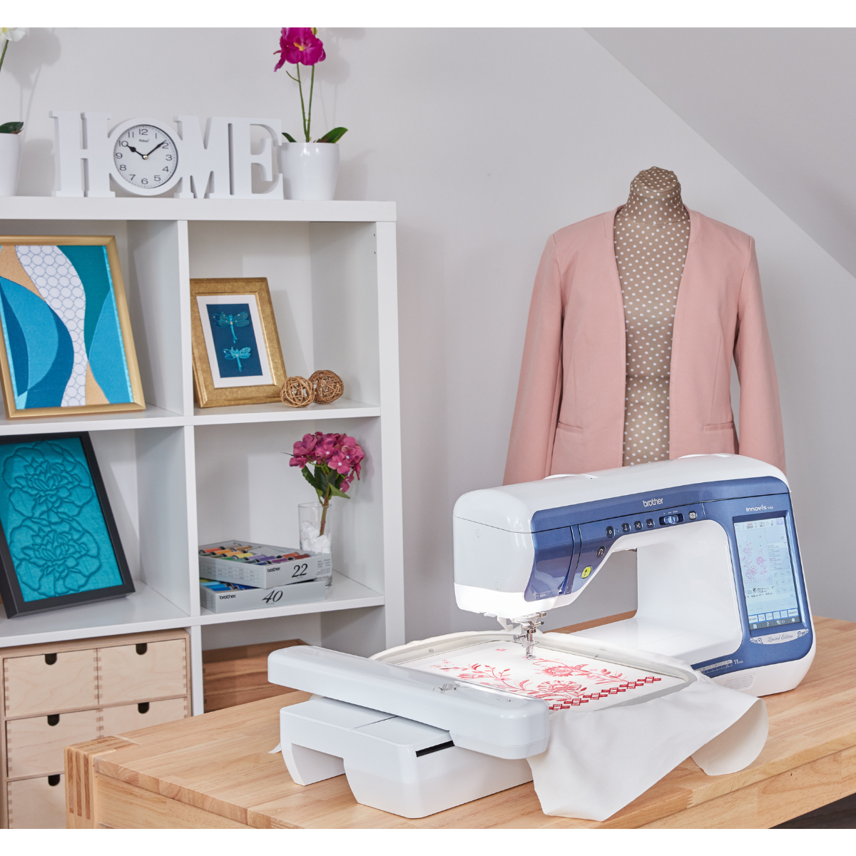 Brother Innov-is V5LE Macchina per cucire e ricamo Elettronica