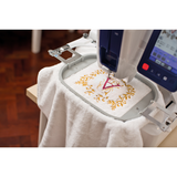 Brother VR Macchina da ricamo a braccio libero professionale