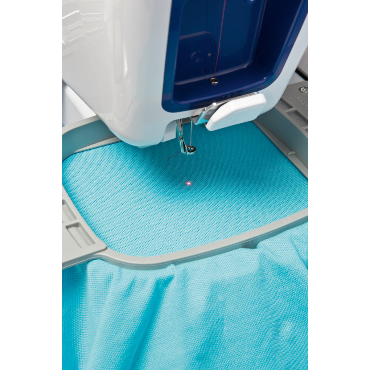 Brother VR Macchina da ricamo a braccio libero professionale