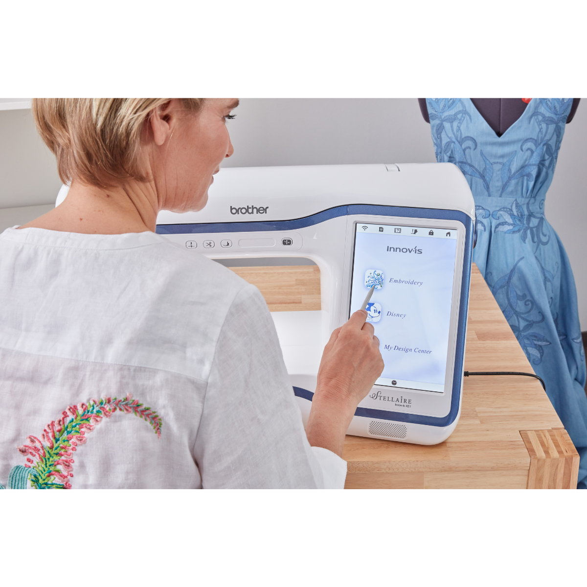 Brother Stellaire Innov-is XE1 Macchina da ricamo