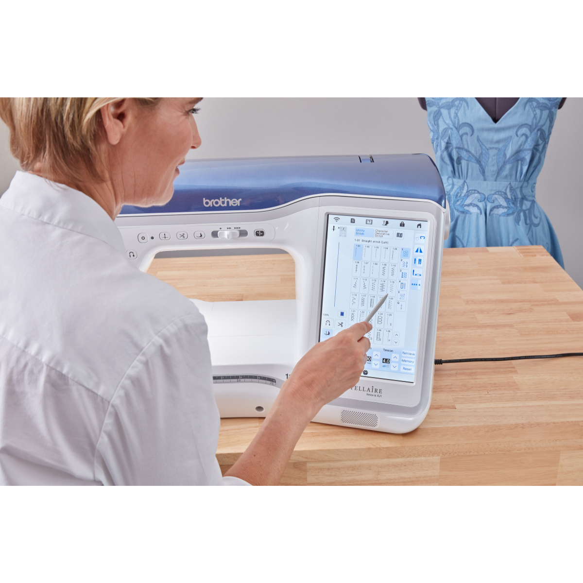 Brother Innov-is Stellaire XJ1 Macchina per cucire e ricamo Elettronica