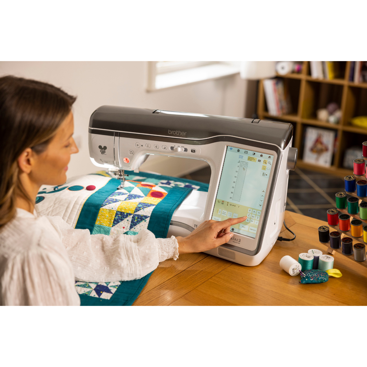 Brother Innov-is Stellaire XJ2 Macchina per cucire e ricamo Elettronica