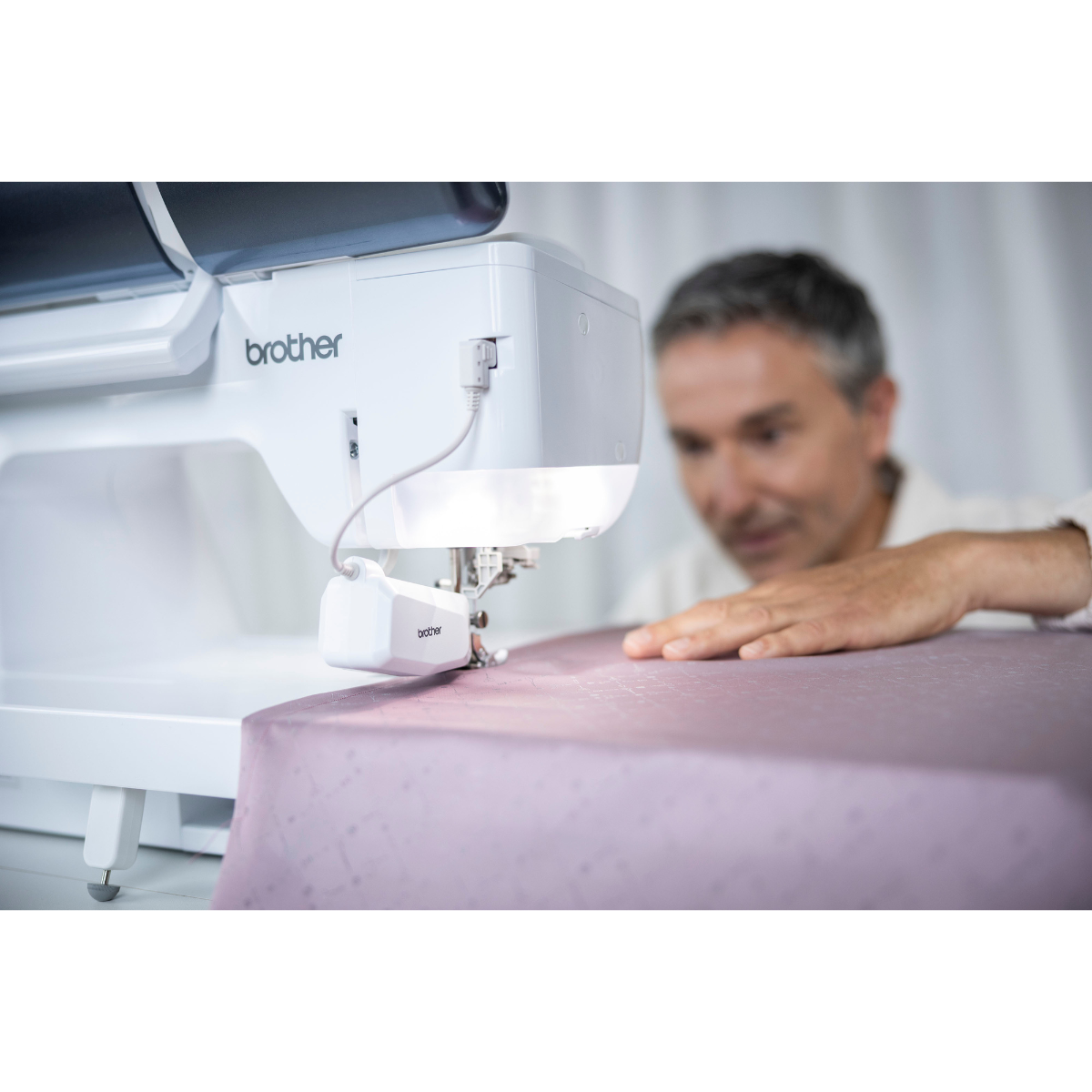 Brother Celeste Innov-is CX1 Macchina per Cucire e Quilting Elettronica