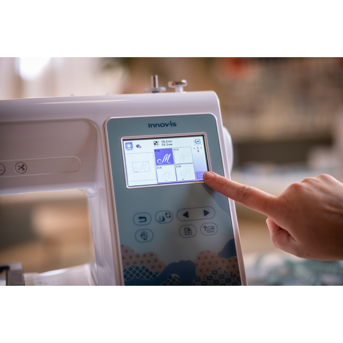 Brother Innov-is M 340e Macchina da ricamo con Telaio Magnetico