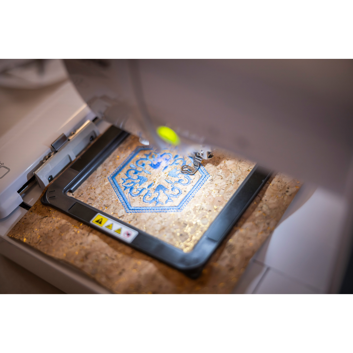 Brother Innov-is M 340e Macchina da ricamo con Telaio Magnetico