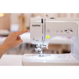 Brother Innov-is M 340e Macchina da ricamo con Telaio Magnetico