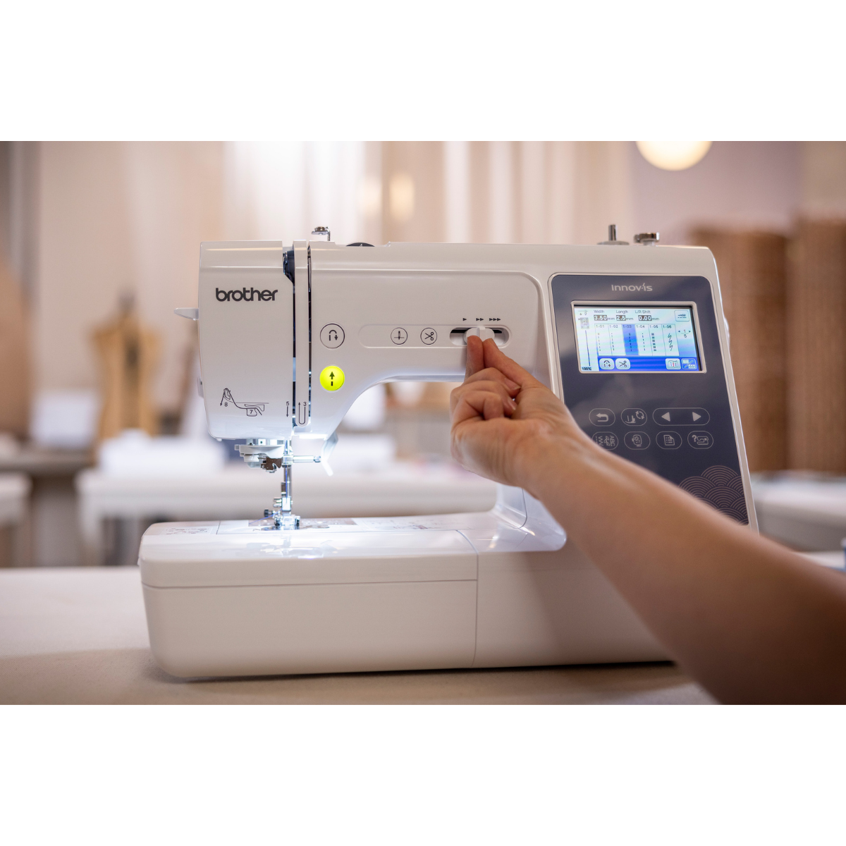 Brother Innov-is M 380 Macchina per cucire e ricamo Elettronica con Telaio Magnetico