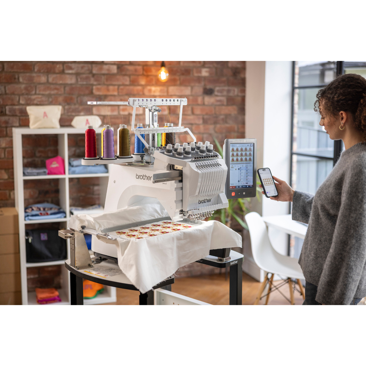 Brother PR 1060W Macchina da ricamo a braccio libero professionale