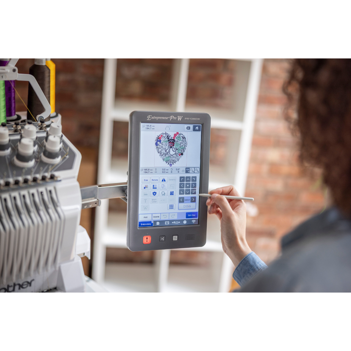 Brother PR 1060W Macchina da ricamo a braccio libero professionale