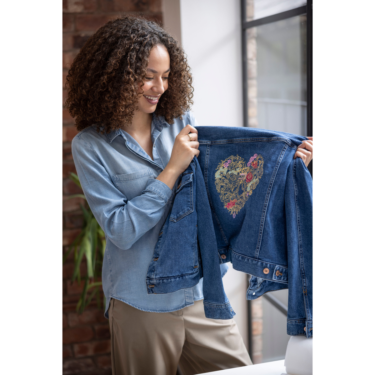 Brother PR 1060W Macchina da ricamo a braccio libero professionale