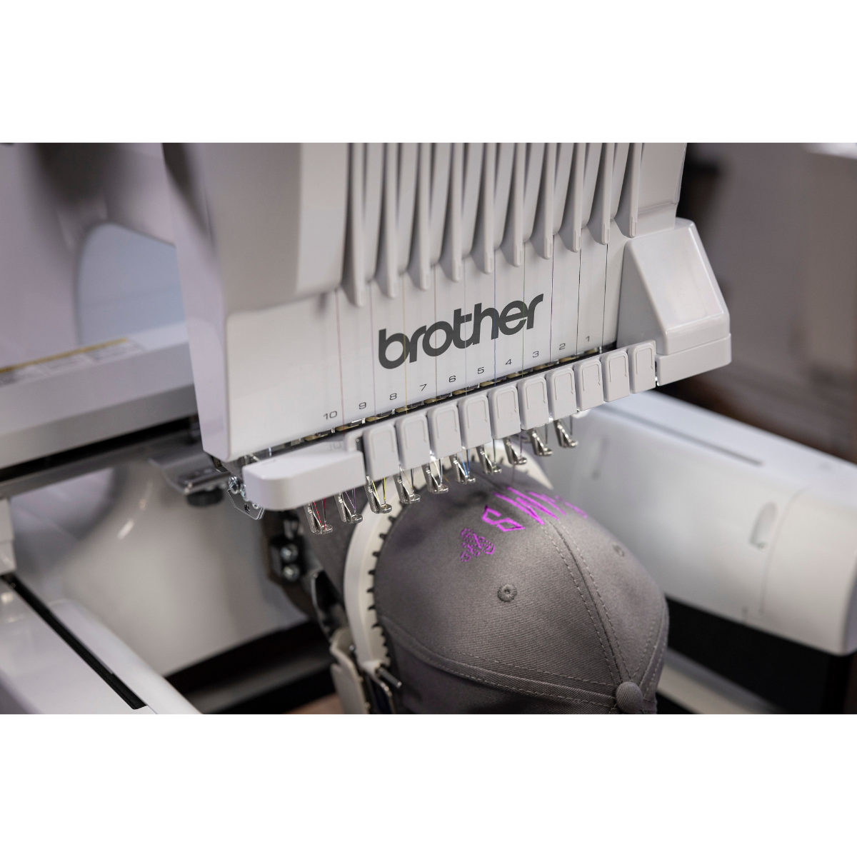 Brother PR 1060W Macchina da ricamo a braccio libero professionale