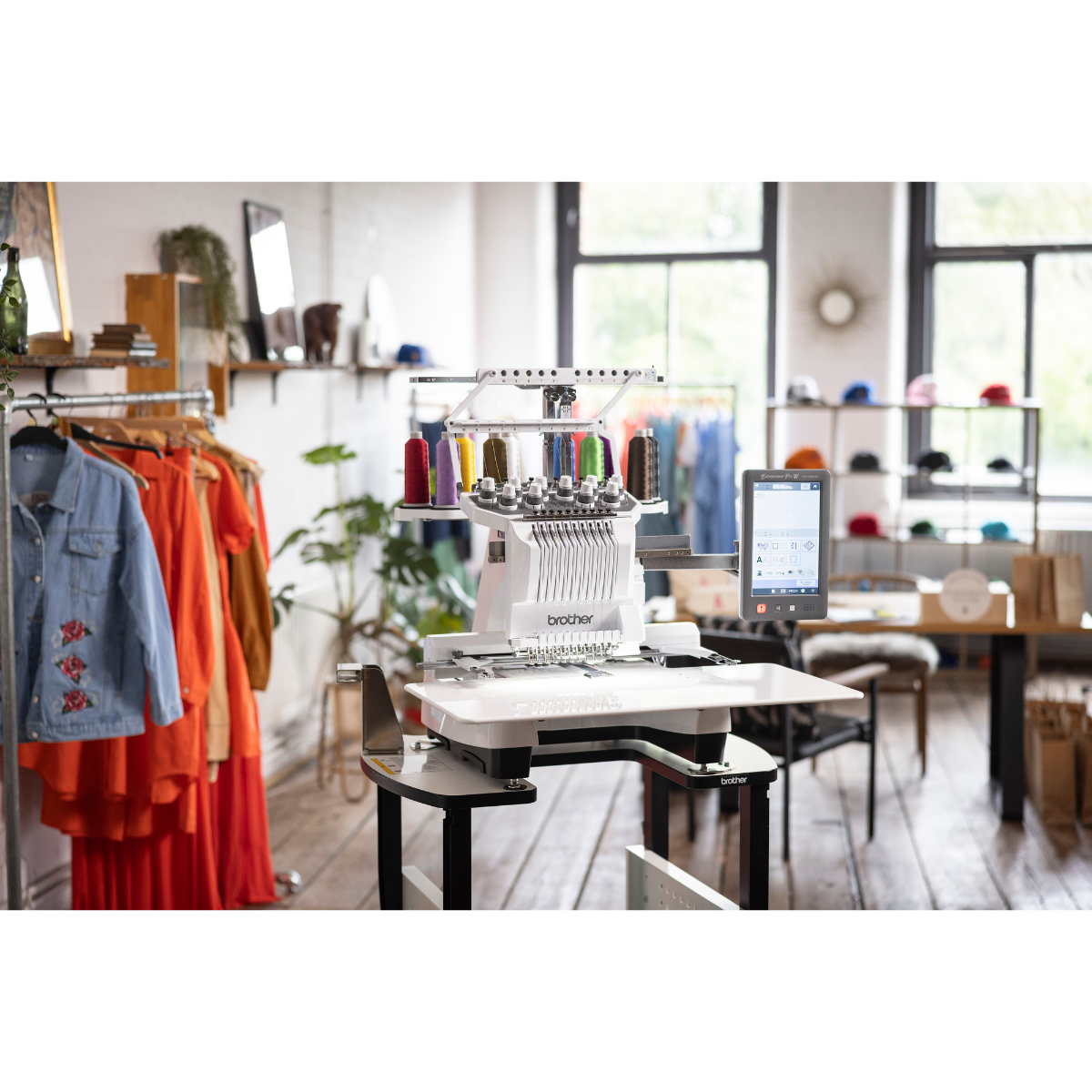 Brother PR 1060W Macchina da ricamo a braccio libero professionale