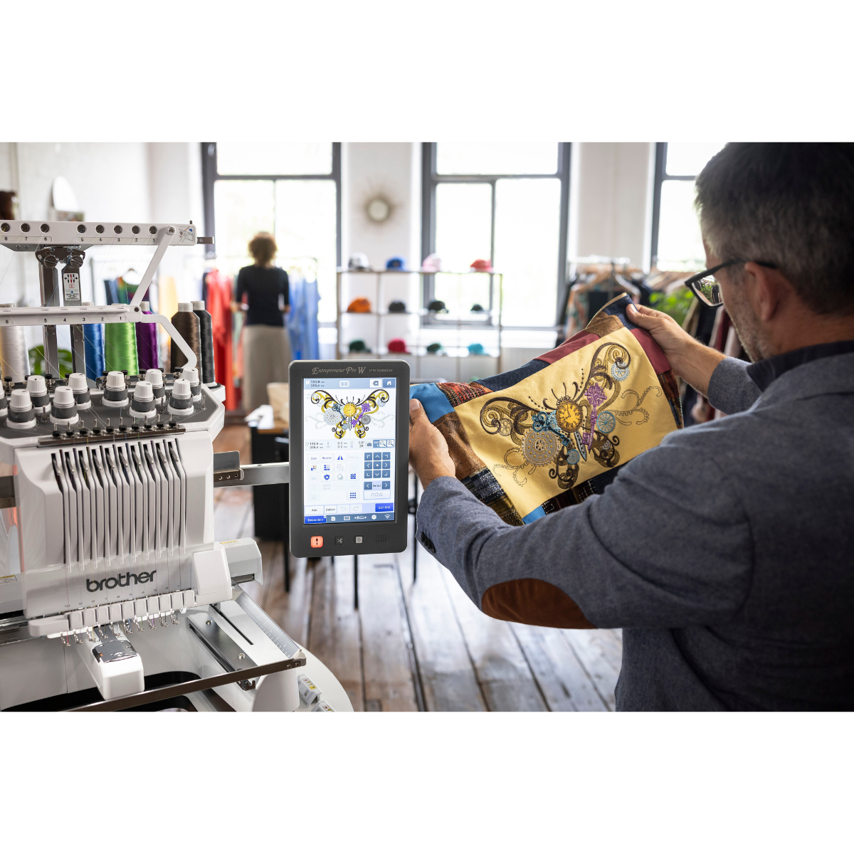 Brother PR 1060W Macchina da ricamo a braccio libero professionale