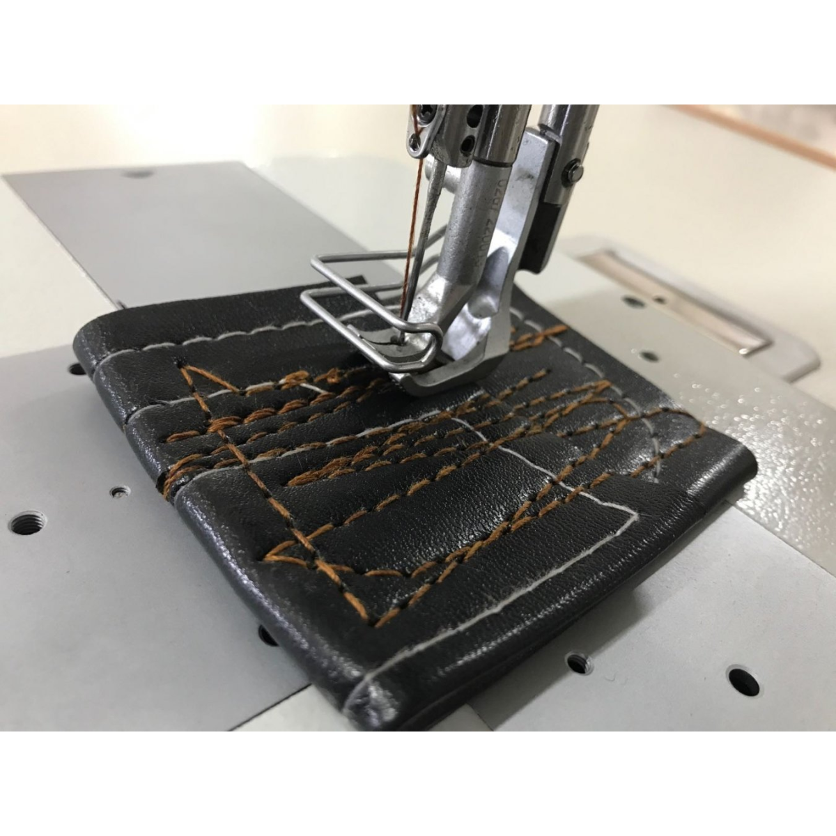 Dürkopp Adler 267-373 – Macchina Industriale Triplice Trasporto 1 Ago