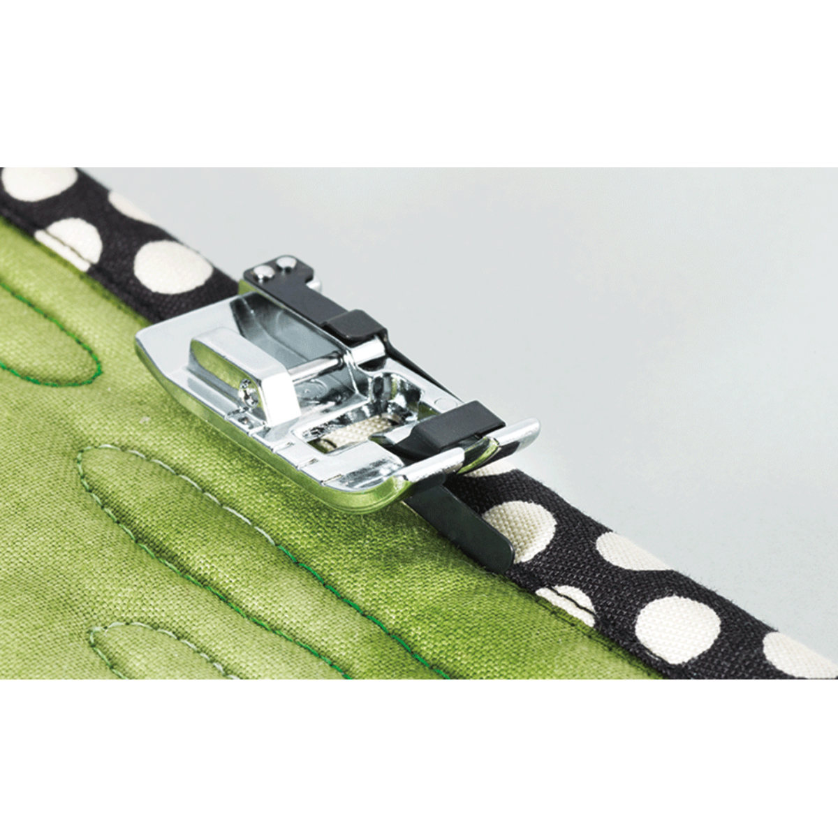 Piedino per cucire nelle cuciture Brother