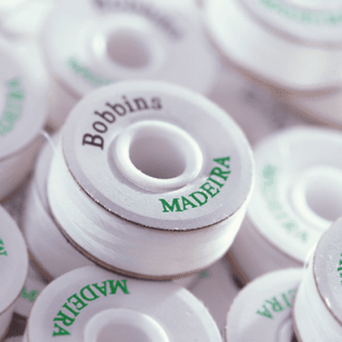 Madeira Spoline Prebobinate 144 pezzi Bianco o Nero