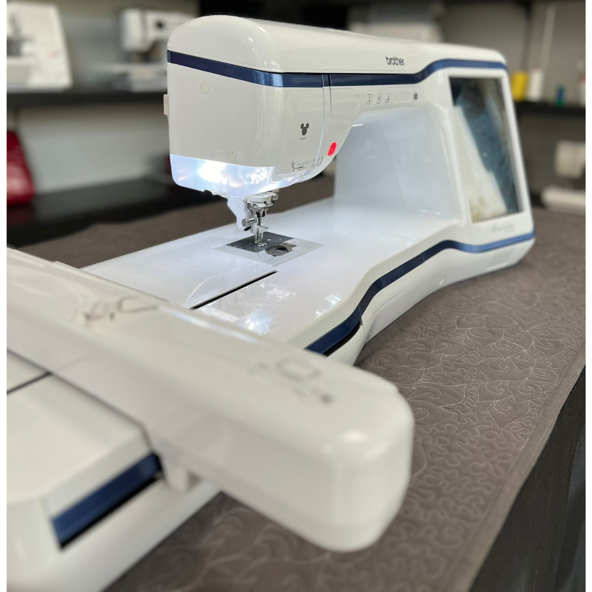 Macchina per ricamo Brother Stellaire Innov-is XE1 - Uso Espositivo